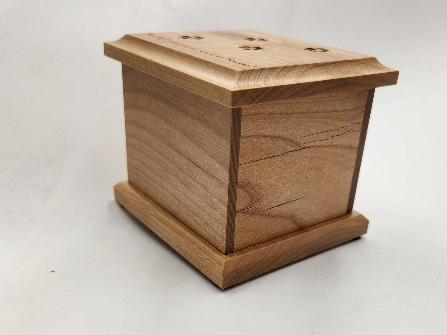 Small Keepsake Pet Memorial Urn – Paw Print Engraving + Inscription